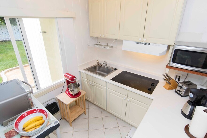 Building Photo - 1153 Kina St