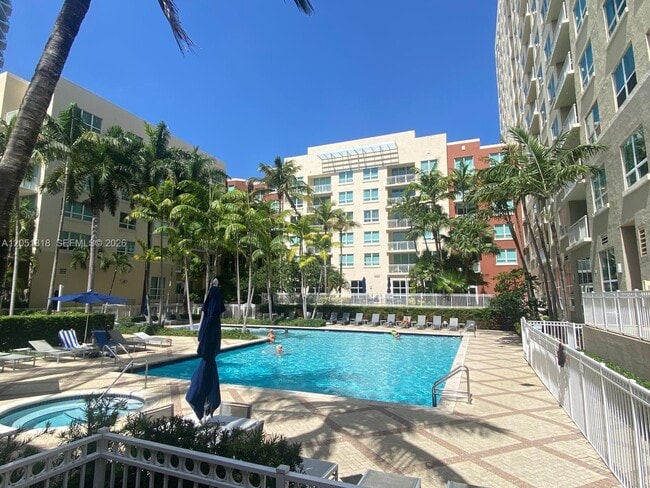Building Photo - 2000 N Bayshore Dr