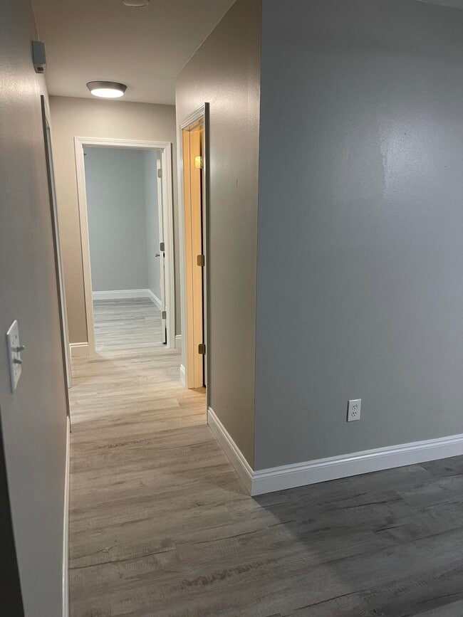 Building Photo - 162 Meadowbrook Ct