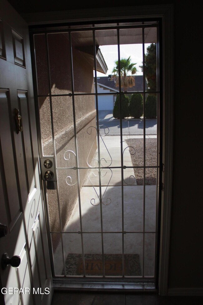 Building Photo - 13978 Vaquero Rock Dr