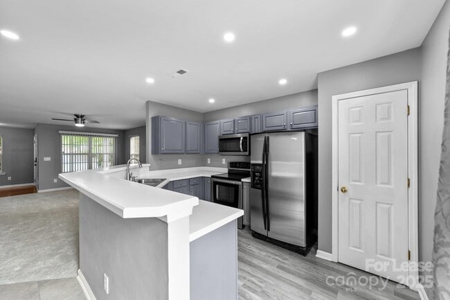 Building Photo - 17562 Caldwell Track Dr