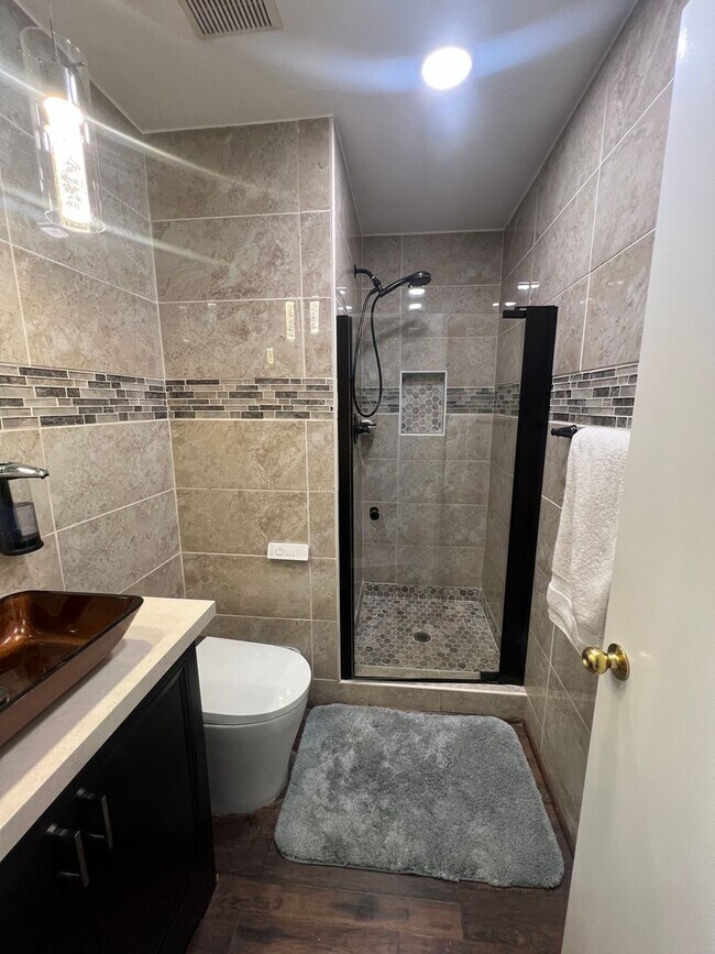 Building Photo - $500 off your first month rent! Beautiful 4bed with large loft, 3bath Colton Home!