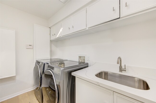 Building Photo - 50 Saddlebrook Ln
