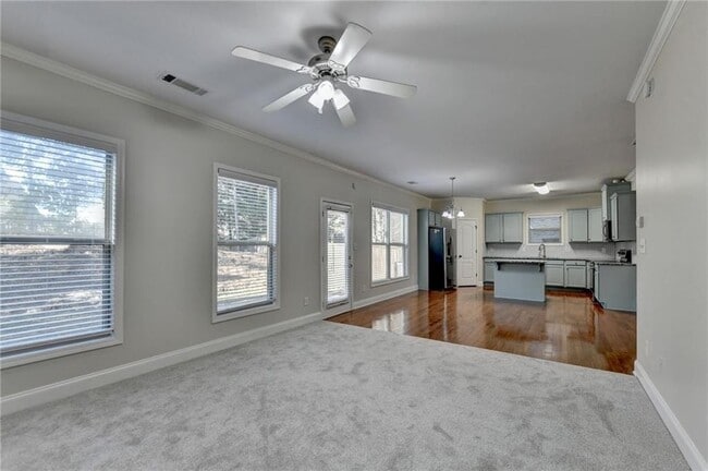 Building Photo - 522 Suwanee Oaks Dr NE