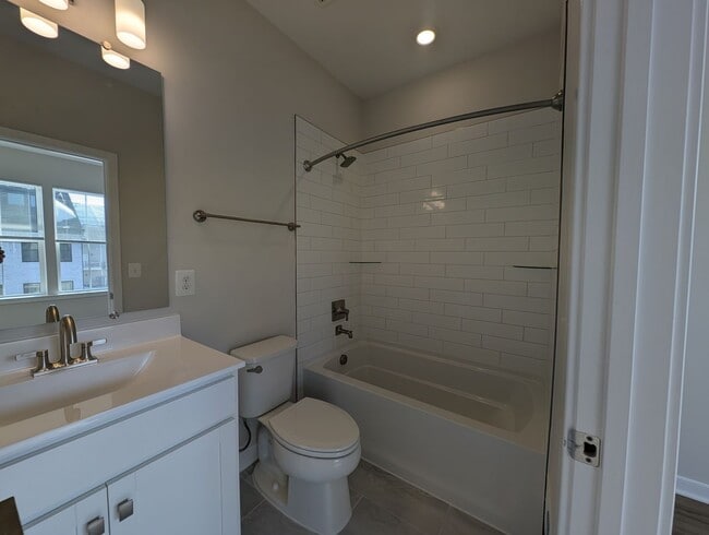 Building Photo - Brand New, Never Lived in!