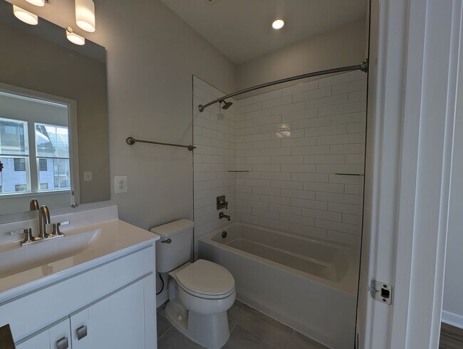 Building Photo - Brand New, Never Lived in!