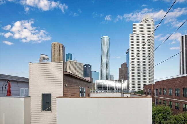 Building Photo - 732 Ruthven St