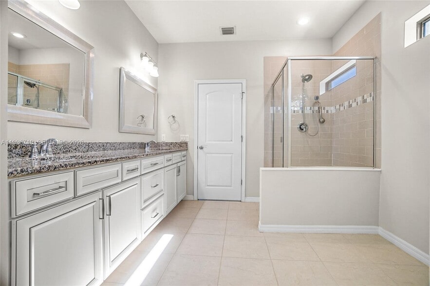 Building Photo - 8197 Hanoverian Dr