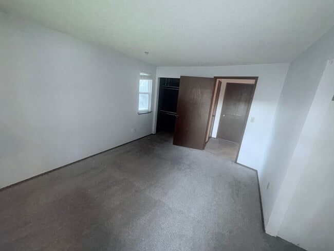 Building Photo - Charming Puyallup Home – Spacious & Updated