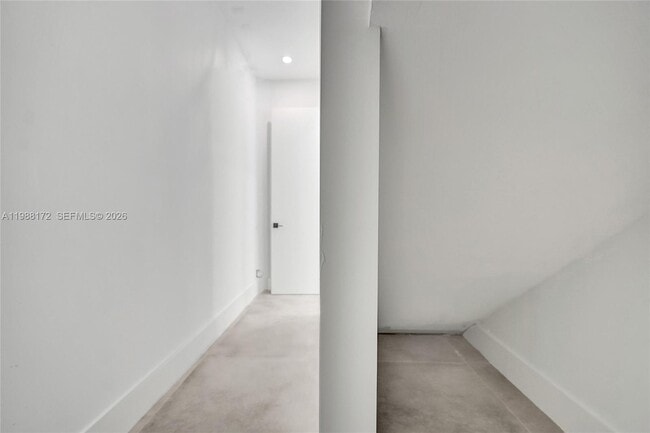 Building Photo - 2421 SW 16th Ter