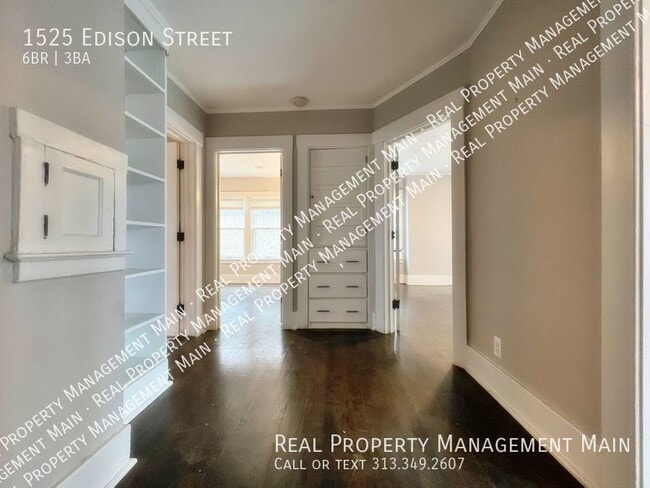 Building Photo - 1525 Edison St