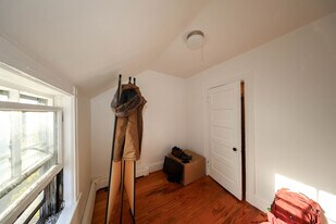 Building Photo - 17 Princeton St