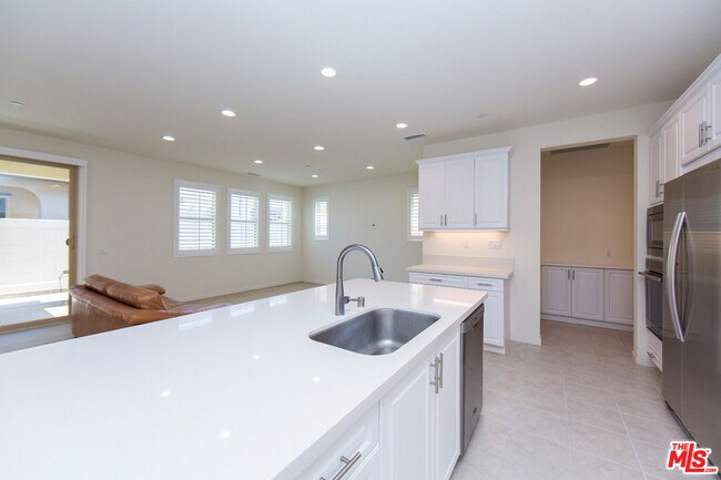 Building Photo - 10922 Mesa Ct