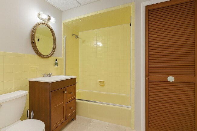 Building Photo - 701 Bergen Ave