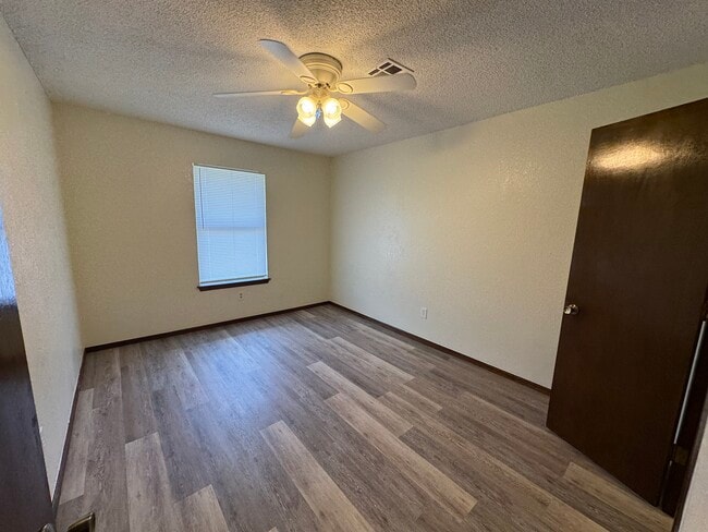 Building Photo - 8413 Woodfield St