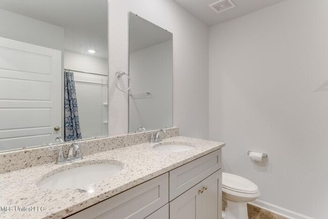 Building Photo - 1057 Enclave Cir