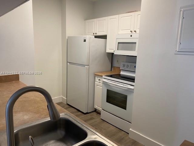 Building Photo - 17145 N Bay Rd