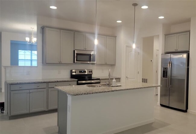 Building Photo - 3283 Stratton Cir