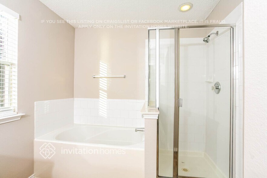 Building Photo - 825 Monette Dr