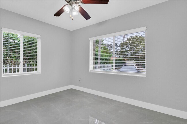 Building Photo - 51 SW 59th Ave