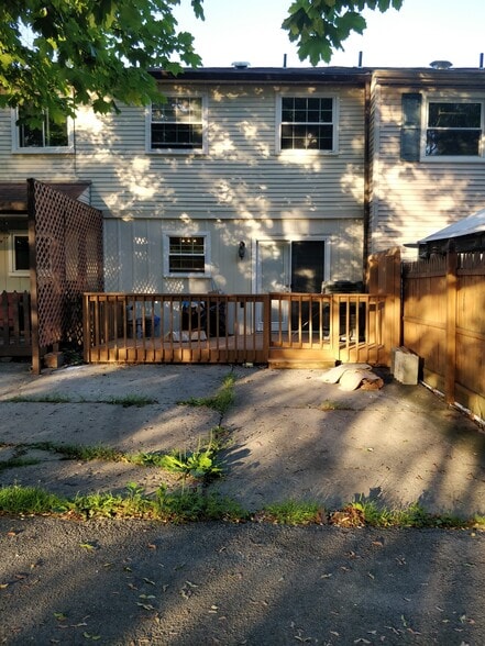 Building Photo - 112 Kelmar Ave