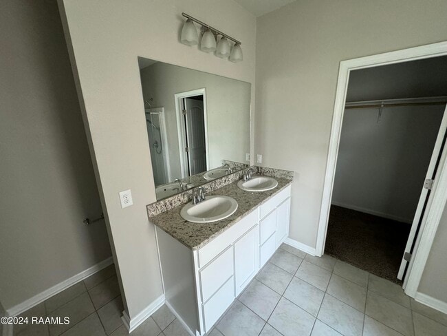 Building Photo - 104 Garden Oaks Ave