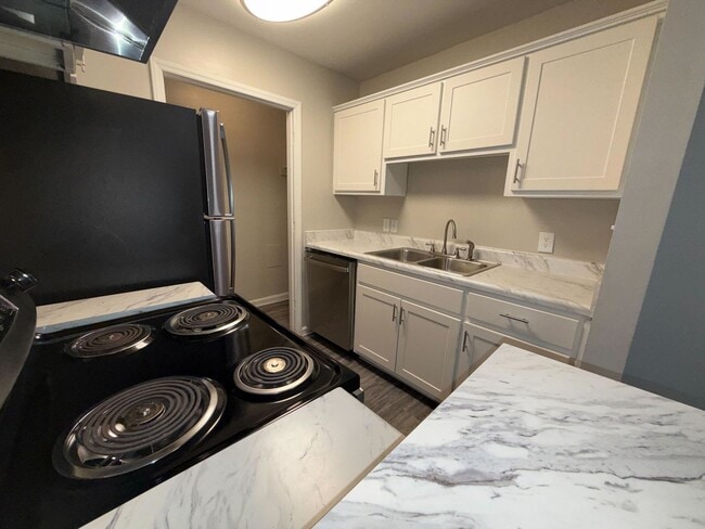 Building Photo - 3714-A West Ave-