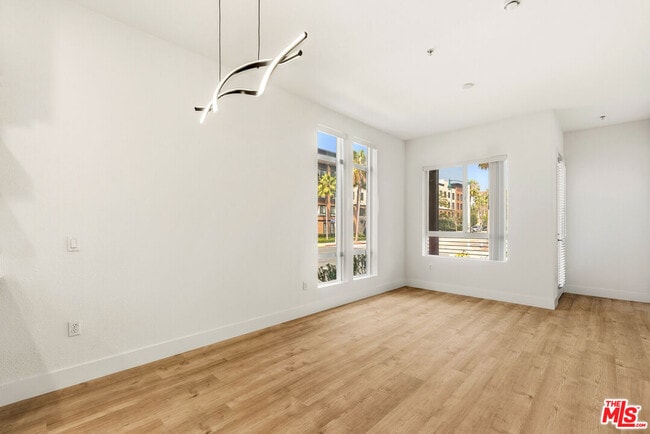 Building Photo - 12920 W Runway Rd