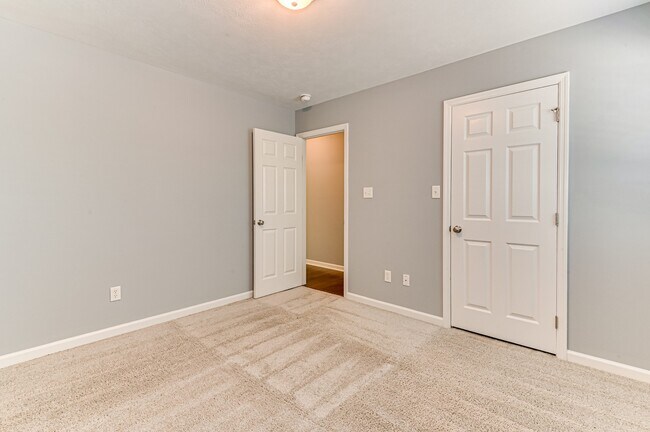 Building Photo - 1231 Pinnacle Dr