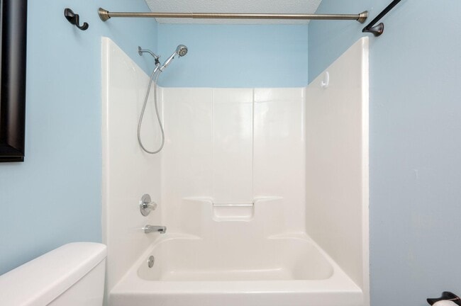 Building Photo - 4253 Antioch Rd