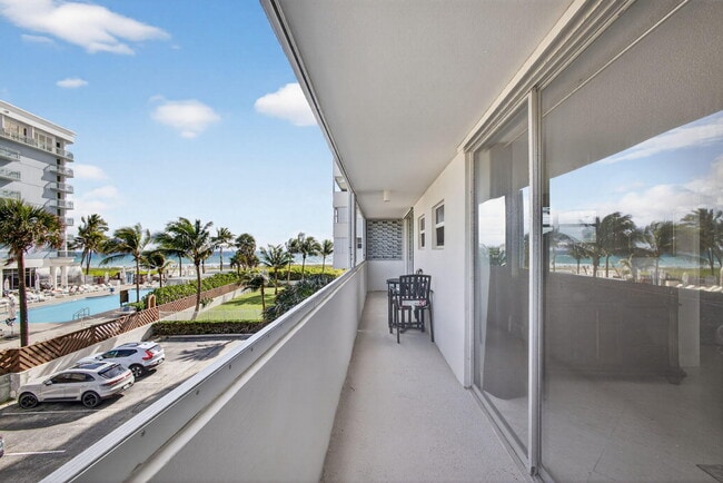 Building Photo - 3640 N Ocean Dr