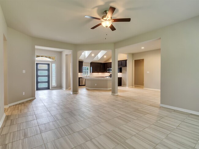 Building Photo - 8510 Amber Bend Dr