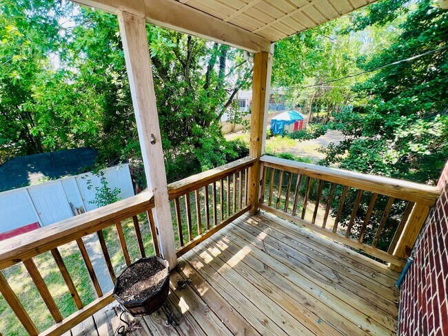 Building Photo - 5303 W Franklin St