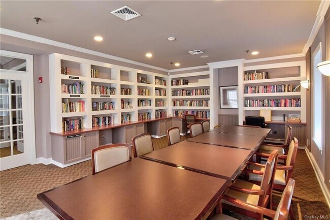 Building Photo - 45 High Point Cir
