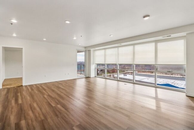 Building Photo - $1,950 | 1 Bedroom, 2 Bathroom Condo | Pet Friendly* | Available for Immediate move-in!