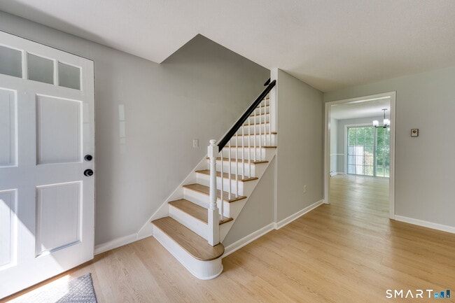 Building Photo - 45 Brandywine Ln