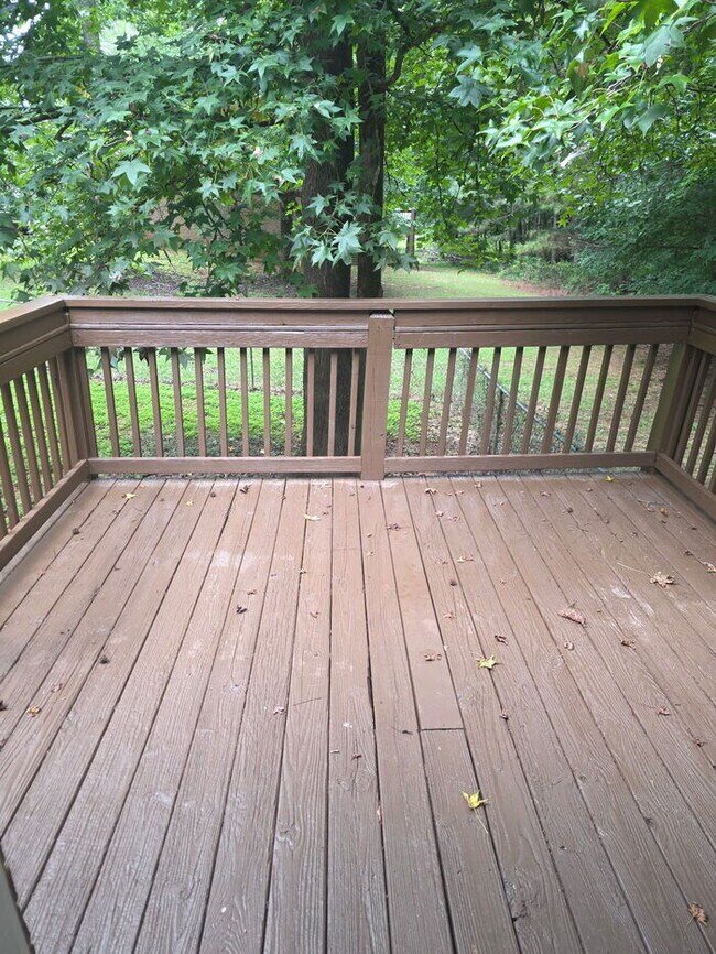 Building Photo - 220 Big Oak Cir