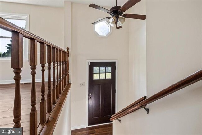 Building Photo - 136 Nightingale Ave