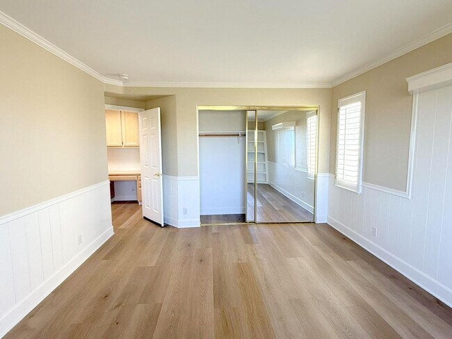 Building Photo - Former Model Home in Desirable Bridges Com...