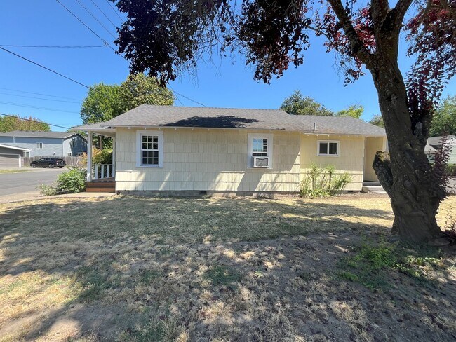 Building Photo - Charming 2-Bedroom Home with Open Living Space and Tile Flooring