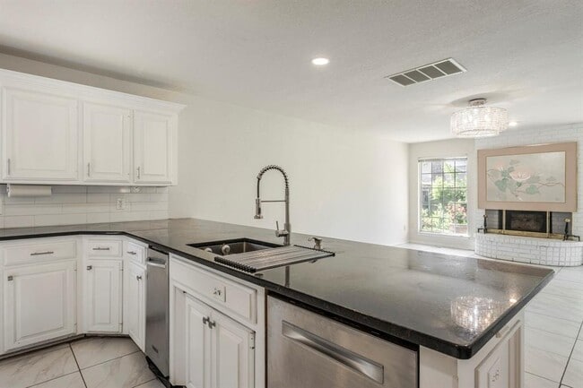 Building Photo - 2804 NW 158th St