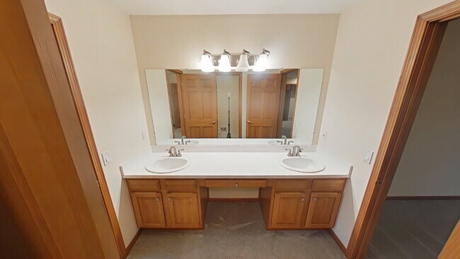 Building Photo - 1449 Ridge Ct