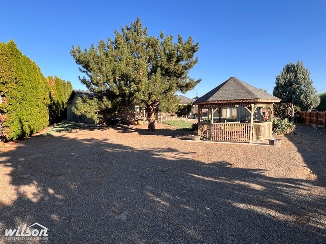 Building Photo - Spacious 3 Bed / 2 Bath Home in West Valle...