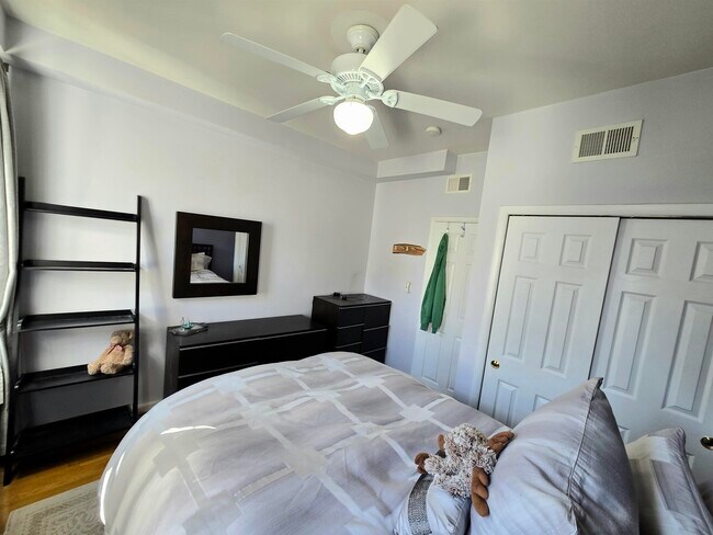 Building Photo - 123 Washington St