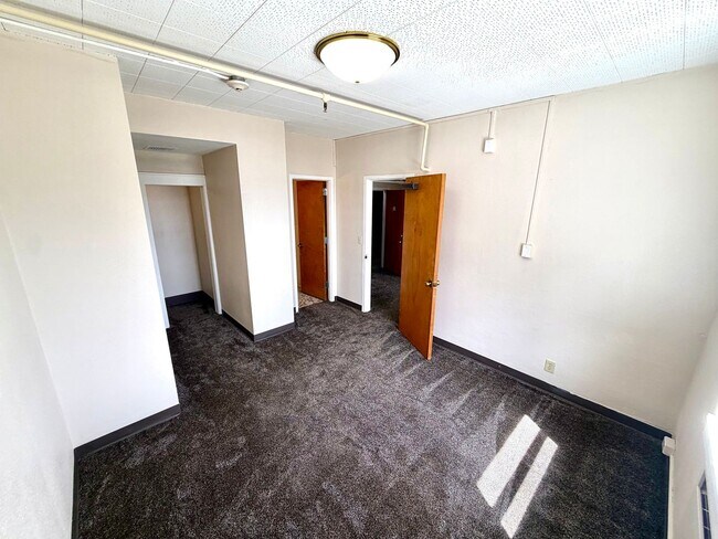 Building Photo - 3959 Sheridan Ave