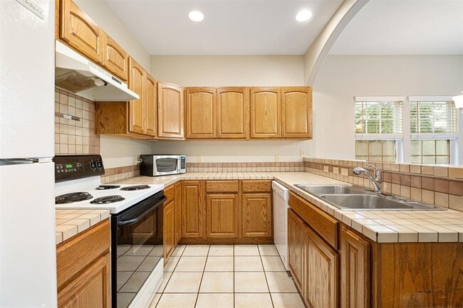 Building Photo - 1005 Canyon Edge Dr