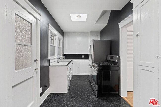 Building Photo - 1606 Andalusia Ave