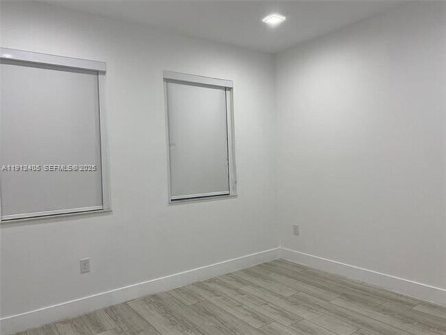 Building Photo - 10440 NW 78th Terrace