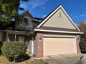 Building Photo - 1250 N Huron River Dr