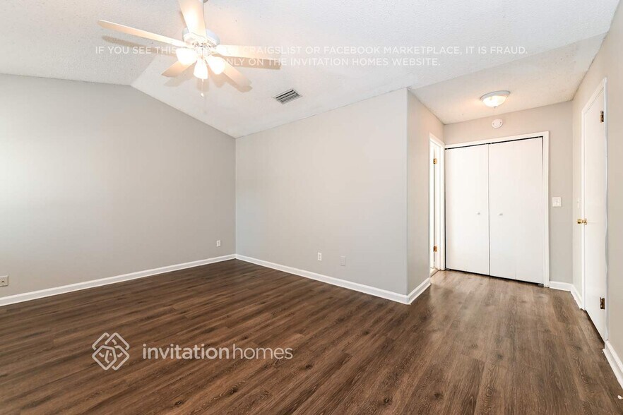 Building Photo - 2139 Lady Di Ln